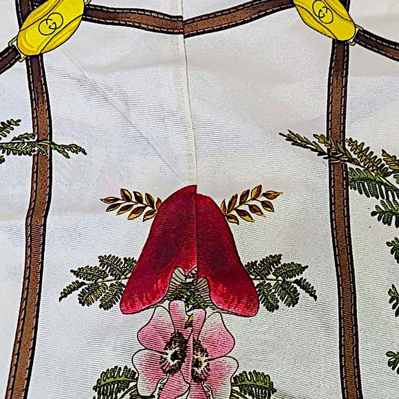 Authentic Gucci Rare Oversized Silk Equestrian GG Mushroom Scarf - Picture 4 of 9